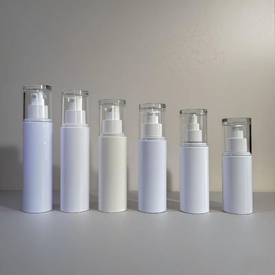 กระป๋องสเปรย์พลาสติก PET ที่มีความจุได้หลายประเภท พร้อมทางเลือกการบรรจุที่หลากหลายและสีที่กําหนดเองสําหรับการใช้เครื่องสําอาง