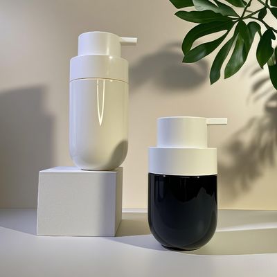 ขวดเครื่องสำอาง PET ทรงกลม อ้วน พร้อมปั๊มกด และพิมพ์สกรีนสีตามสั่งสำหรับบรรจุภัณฑ์ความงาม