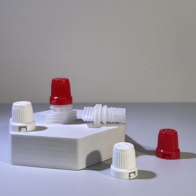 พกพาและทนทาน 12 มม PE พลาสติกสกรูคาป ปริมณฑลอาหาร ปลอดภัยสําหรับแชมพูสําหรับการบรรจุที่ยืดหยุ่น