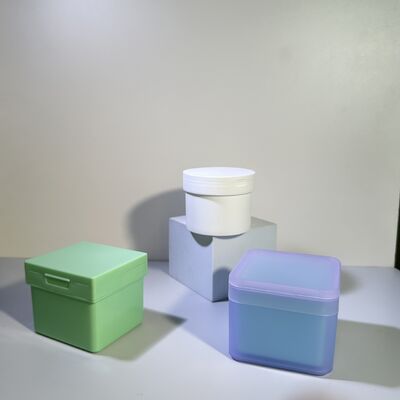 100 แผ่น สำลีแผ่นเช็ดหน้า บรรจุภัณฑ์จำนวนมาก โหลพลาสติกพร้อมแผ่นรอง PP ถอดได้ เกรดอาหารสำหรับแบรนด์เครื่องสำอาง/OEM